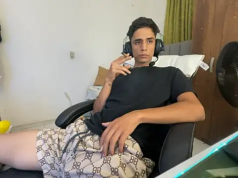 Max TheHorseDick online show from 3, 1, 2025