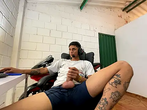 Max TheHorseDick online show from 9, 11, 2025