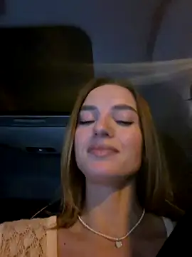 Snapshot of -AngelAri- chatting on 14, 11, 2025 -AngelAri- online show from 14, 11, 2025