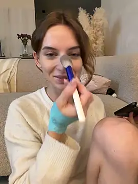 Snapshot of -AngelAri- chatting on 5, 12, 2025 -AngelAri- online show from 5, 12, 2025