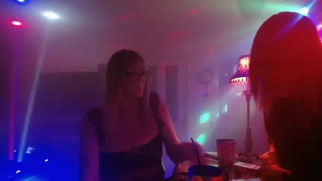 Snapshot of COUPLE4VOYEUR01 chatting on 11, 10, 2025 COUPLE4VOYEUR01 online show from 11, 10, 2025