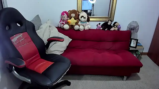 NicolettColin online show from 19, 2, 2025