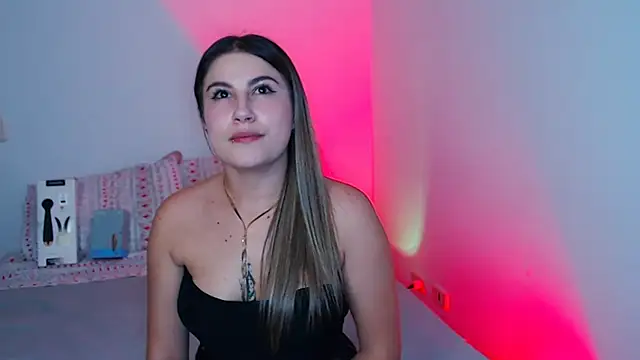 Snapshot of amelie_collins chatting on 8, 2, 2025 amelie collins online show from 8, 2, 2025