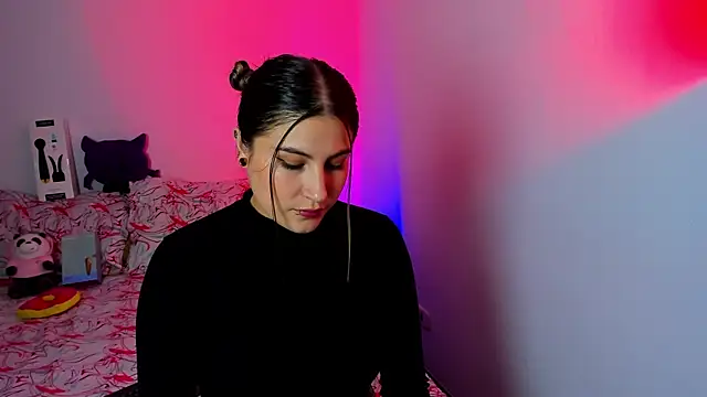 Snapshot of amelie_collins chatting on 6, 3, 2025 amelie collins online show from 6, 3, 2025