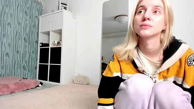 KenzieDawton online show from 7, 12, 2024