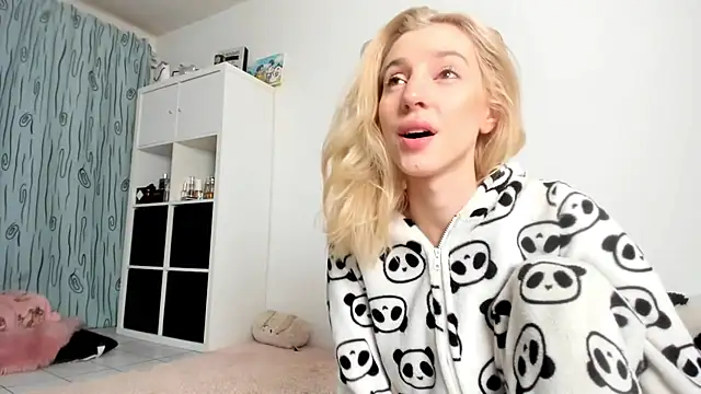 KenzieDawton online show from 2, 11, 2025