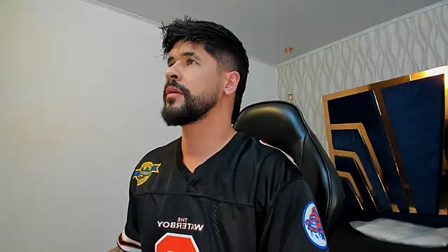 Snapshot of Petesevans chatting on 10, 9, 2025 Petesevans online show from 10, 9, 2025