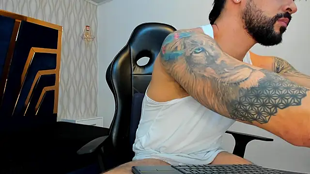 Snapshot of Petesevans chatting on 16, 9, 2025 Petesevans online show from 16, 9, 2025