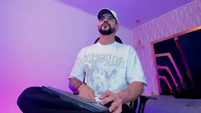 Snapshot of Petesevans chatting on 23, 2, 2026 Petesevans online show from 23, 2, 2026