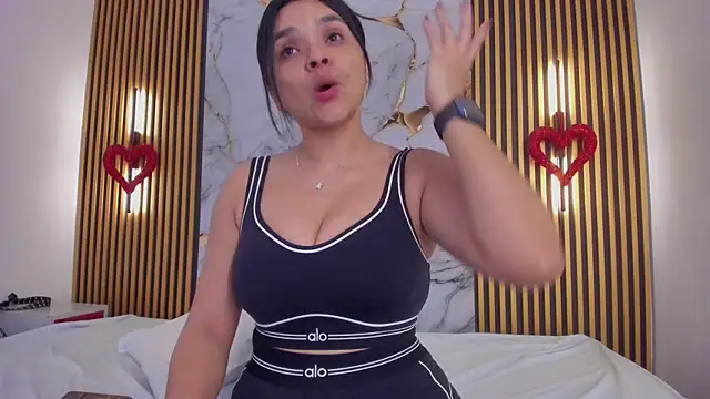 Snapshot of indi_catalina chatting on 3, 3, 2026 indi catalina online show from 3, 3, 2026