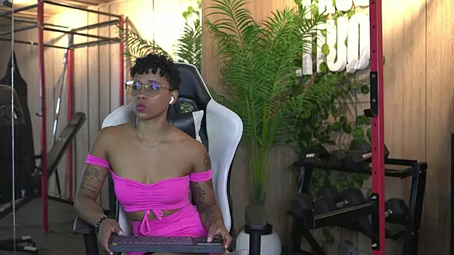 Snapshot of kelly_thomson chatting on 15, 7, 2026 kelly thomson online show from 15, 7, 2026