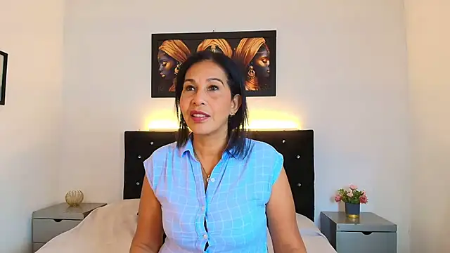 Shanon mature online show from 19, 6, 2026