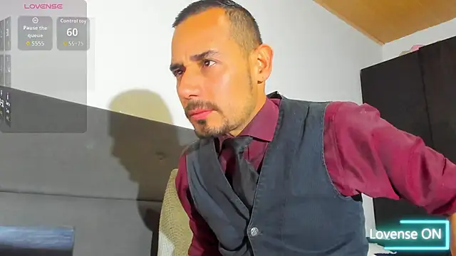 jhonyalzate2 online show from 8, 1, 2026