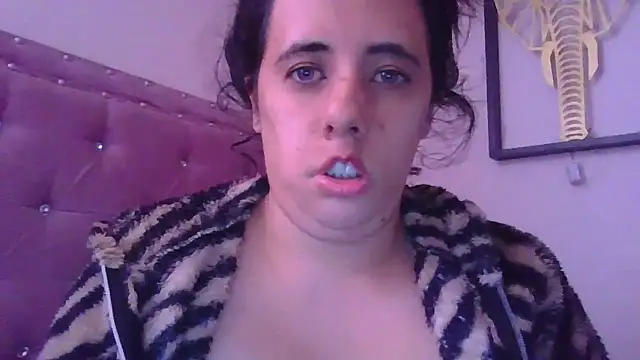 Snapshot of annarose19 chatting on 17, 1, 2026 annarose19 online show from 17, 1, 2026