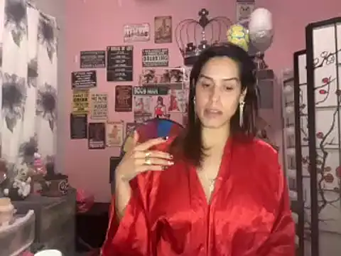 Snapshot of latinacubana chatting on 28, 12, 2024 latinacubana online show from 28, 12, 2024