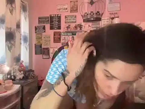 Snapshot of latinacubana chatting on 1, 1, 2025 latinacubana online show from 1, 1, 2025