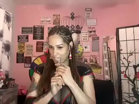 Snapshot of latinacubana chatting on 11, 1, 2025 latinacubana online show from 11, 1, 2025