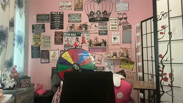 Snapshot of latinacubana chatting on 5, 2, 2025 latinacubana online show from 5, 2, 2025