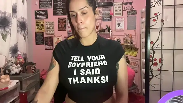 Snapshot of latinacubana chatting on 8, 2, 2025 latinacubana online show from 8, 2, 2025