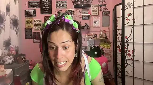 Snapshot of latinacubana chatting on 8, 3, 2025 latinacubana online show from 8, 3, 2025