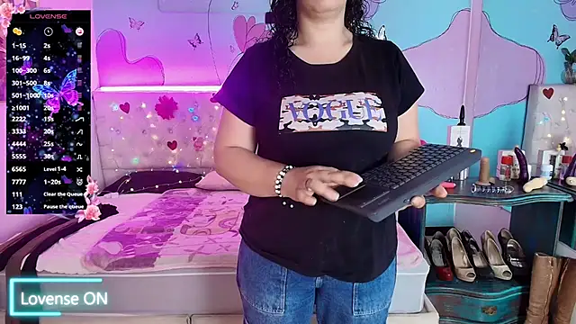 Zaly mature online show from 2, 7, 2026