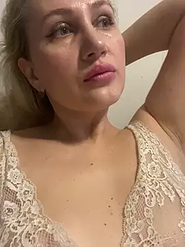 YourBlondee online show from 16, 12, 2024