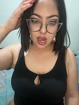 MileyGia online show from 12, 4, 2026