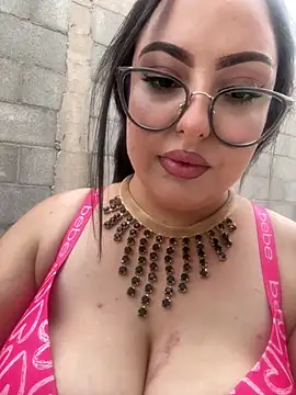 MileyGia online show from 10, 6, 2026