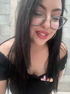 MileyGia online show from 28, 6, 2026