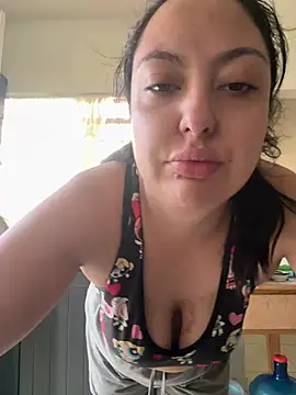 MileyGia online show from 25, 7, 2026