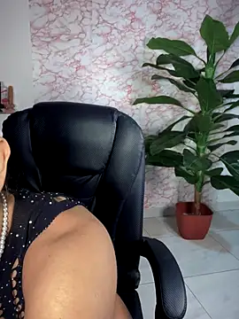 Ambar pe  online show from 26, 11, 2025