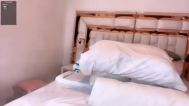 im yours 01 online show from 17, 3, 2025