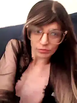 LouGabriel online show from 16, 2, 2025