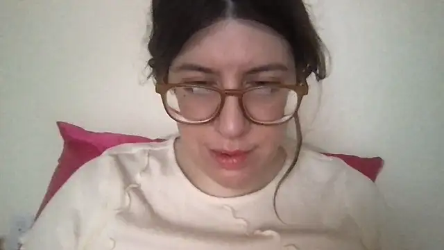 Snapshot of HYPHYtype chatting on 2, 2, 2025 HYPHYtype online show from 2, 2, 2025