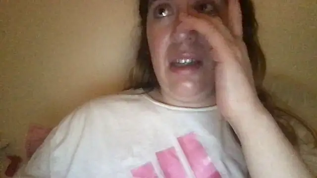 Snapshot of HYPHYtype chatting on 9, 2, 2025 HYPHYtype online show from 9, 2, 2025