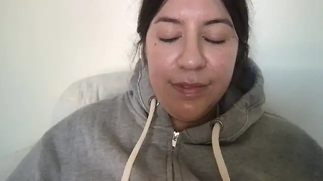 Snapshot of HYPHYtype chatting on 21, 2, 2025 HYPHYtype online show from 21, 2, 2025