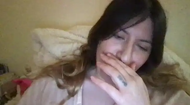 Snapshot of HYPHYtype chatting on 24, 2, 2025 HYPHYtype online show from 24, 2, 2025