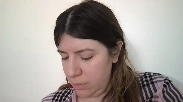 Snapshot of HYPHYtype chatting on 11, 3, 2025 HYPHYtype online show from 11, 3, 2025