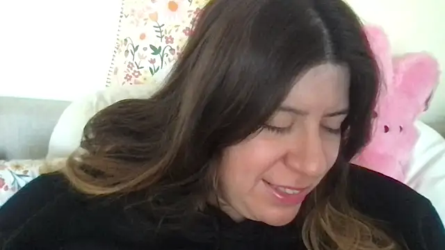 Snapshot of HYPHYtype chatting on 20, 9, 2025 HYPHYtype online show from 20, 9, 2025