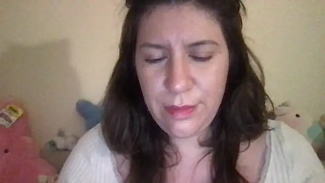 Snapshot of HYPHYtype chatting on 13, 11, 2025 HYPHYtype online show from 13, 11, 2025