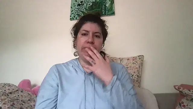 Snapshot of HYPHYtype chatting on 16, 11, 2025 HYPHYtype online show from 16, 11, 2025