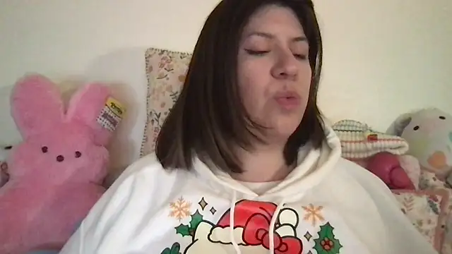 Snapshot of HYPHYtype chatting on 18, 11, 2025 HYPHYtype online show from 18, 11, 2025