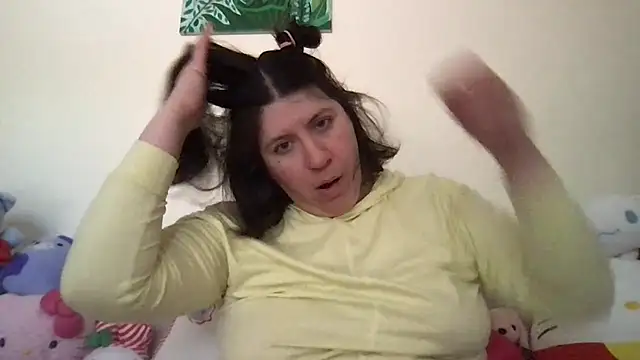Snapshot of HYPHYtype chatting on 28, 6, 2026 HYPHYtype online show from 28, 6, 2026