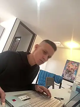 Snapshot of yequeal chatting on 4, 3, 2025 yequeal online show from 4, 3, 2025