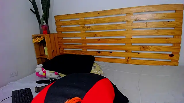 MaryJaneDove online show from 28, 2, 2025