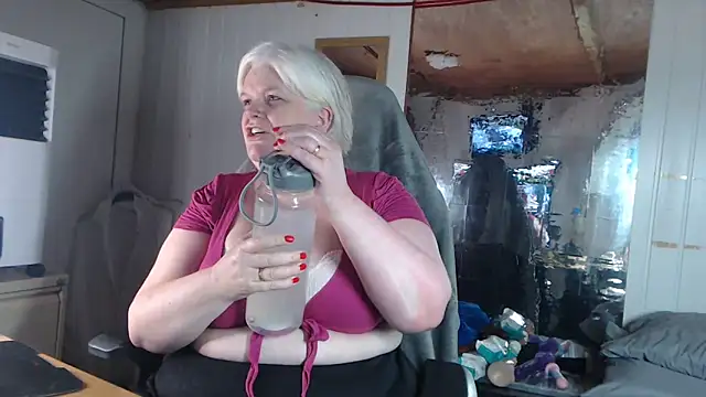 sexychazza16 online show from 8, 9, 2025