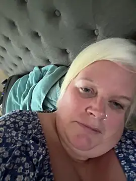 sexychazza16 online show from 24, 10, 2025