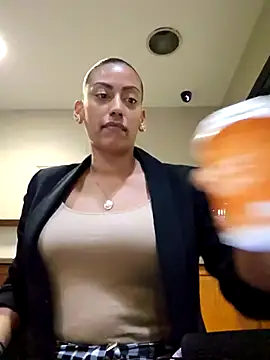 Snapshot of Nikkierosee chatting on 1, 3, 2025 Nikkierosee online show from 1, 3, 2025