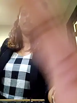 Snapshot of Nikkierosee chatting on 8, 3, 2025 Nikkierosee online show from 8, 3, 2025