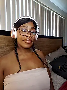 lollycoco online show from 3, 12, 2025